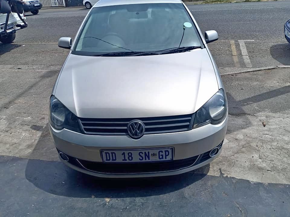 2014 Volkswagen polo vivo 1.6 Sedan with a Nice interior seat 2014 Volkswagen polo vivo 1.6 Sedan with a Nice interior seat