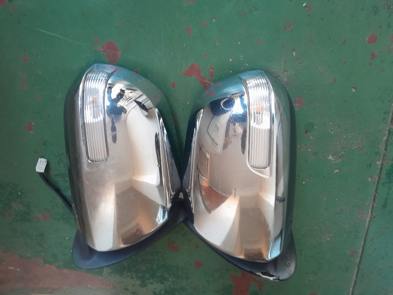 Toyota Hilux D4D 2012-2015 side mirror with indicator for sale Toyota Hilux D4D 2012-2015 side mirror with indicator for sale