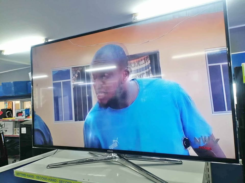 SAMSUNG 48" SMART TV SAMSUNG 48" SMART TV