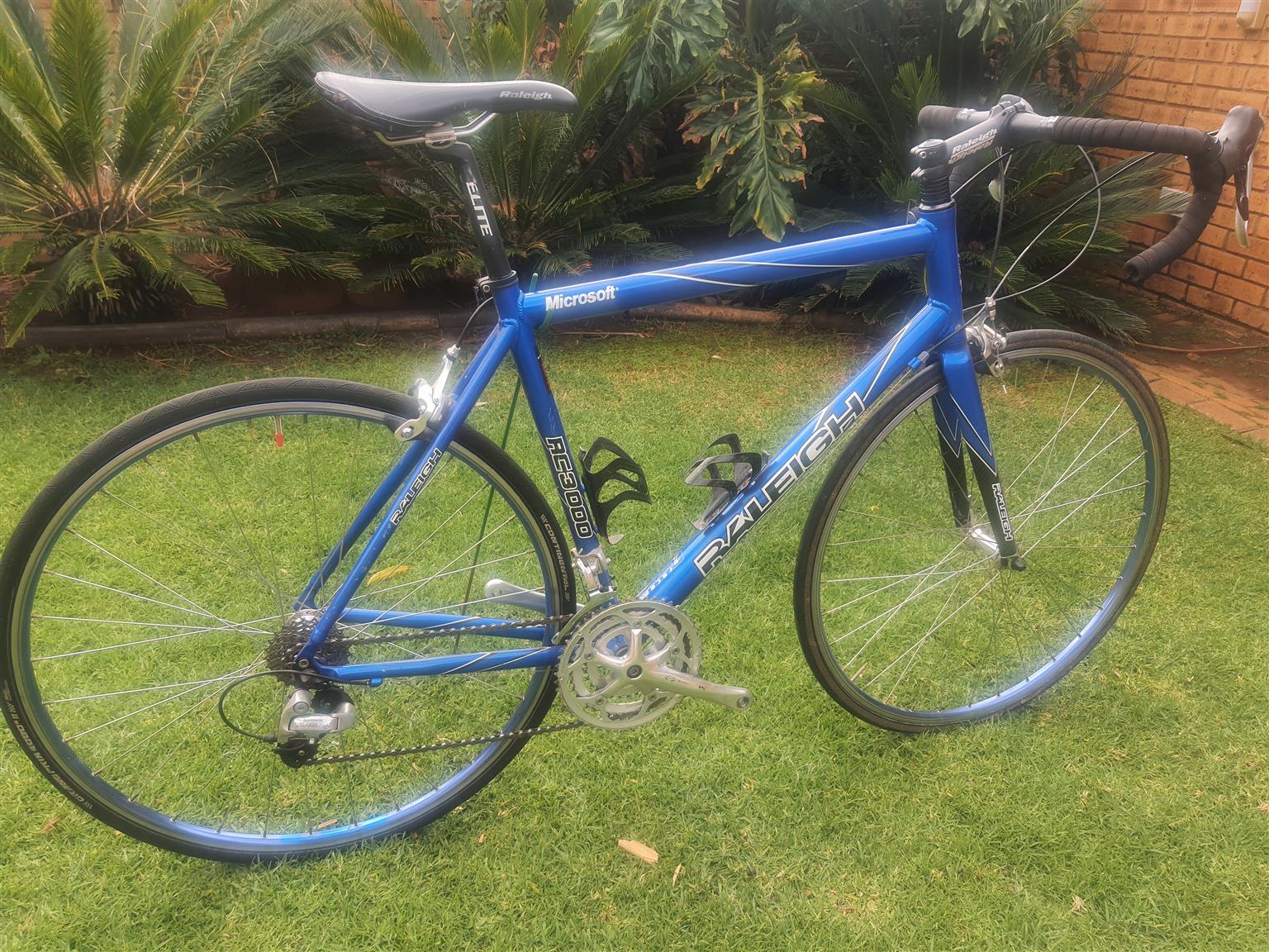 raleigh rc3000 road bike