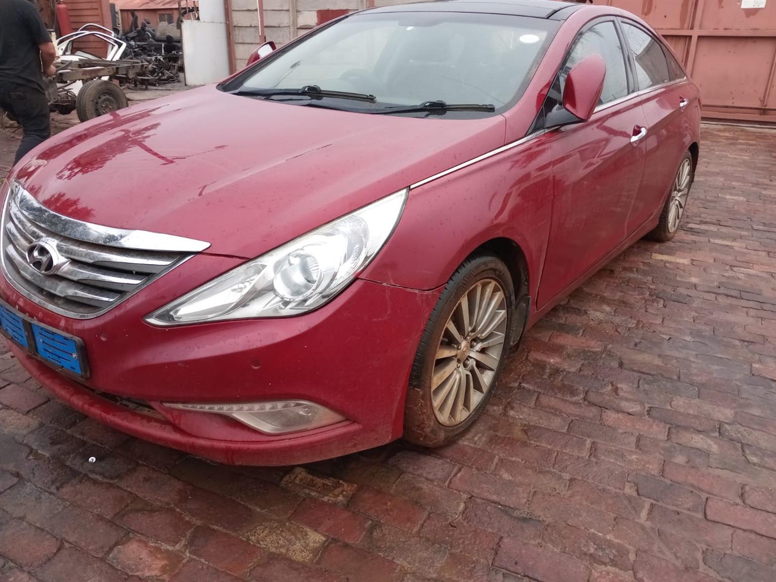 Hyundai sonata 2.4 auto Gdi 2014 model with G4KJ engine - Private Seller