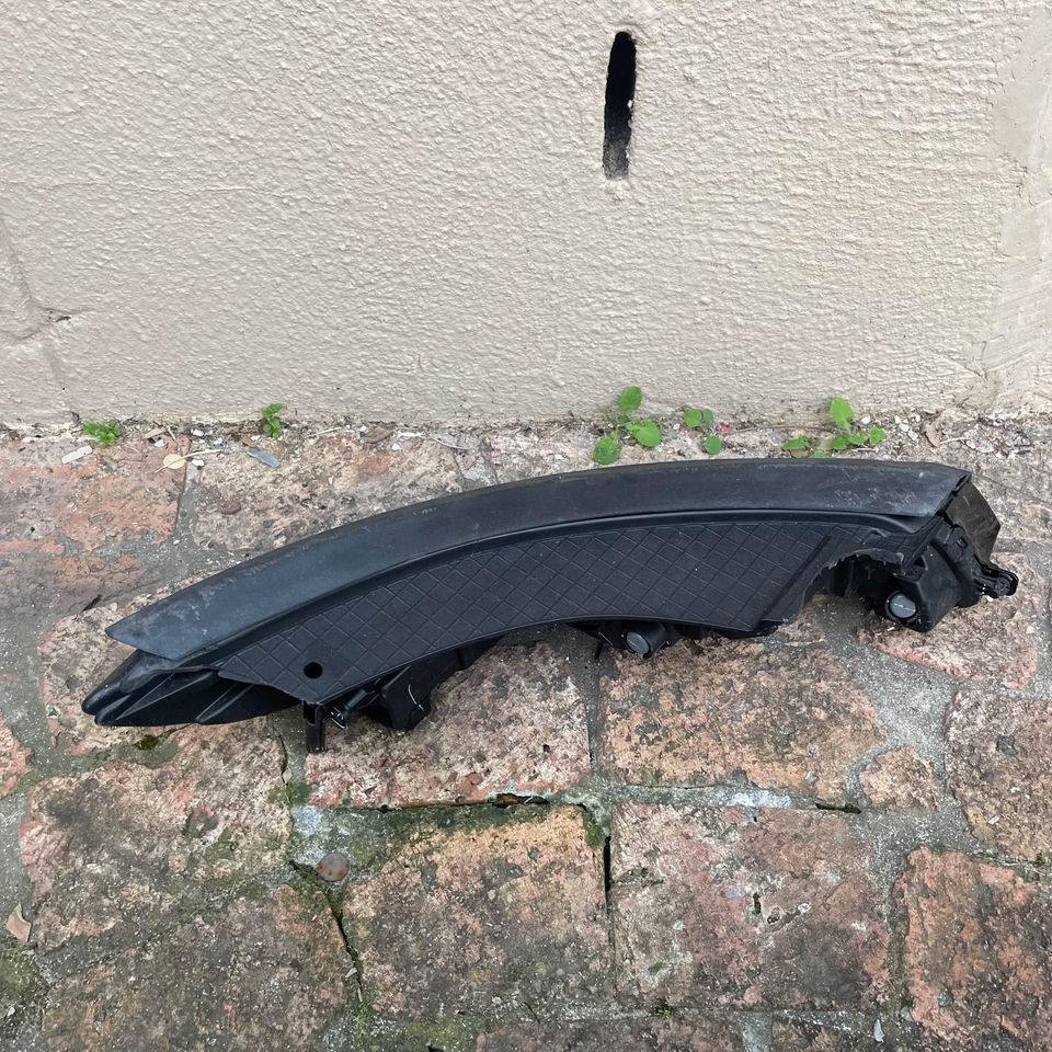 Hyundai Venue LH Headlight - Private Seller