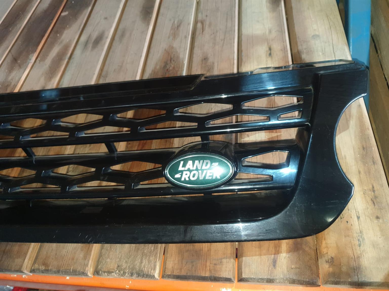 2010 Range Rover Sport Used Original Radiator Grille For Sale - Private Seller