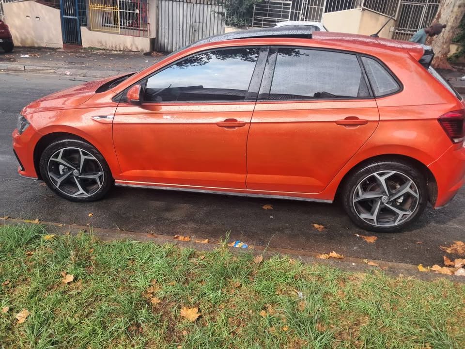 VW polo 8 Tsi 1.0 R line manual 2919service book for sale
