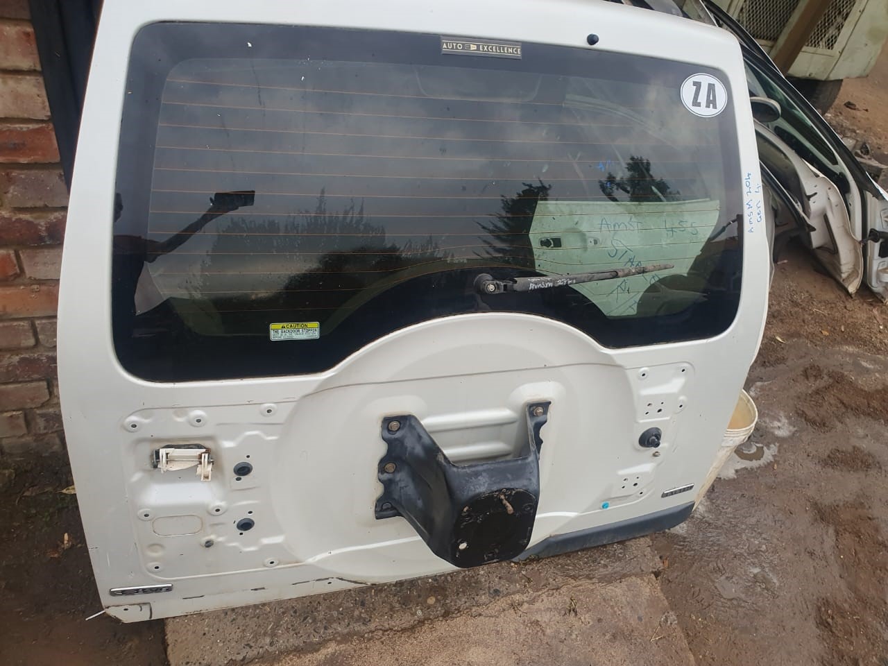 2014 Mitsubishi Pajero Replacement Tailgate for Sale (Second-Hand) White - Private Seller