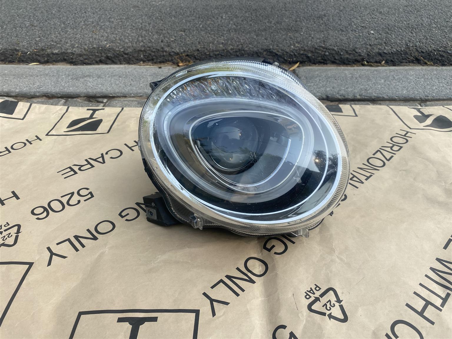 2017 FIAT 500 HEADLIGHT RIGHT SIDE FOR SALE. IN EXCELLENT CONDITION - Private Seller 2017 FIAT 500 HEADLIGHT RIGHT SIDE FOR SALE. IN EXCELLENT CONDITION - Private Seller