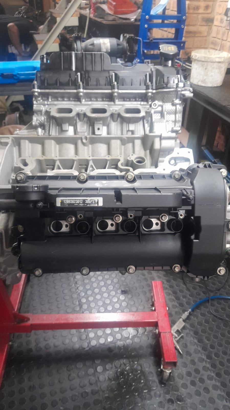 Land rover 3.0L tdv6 turbo diesel