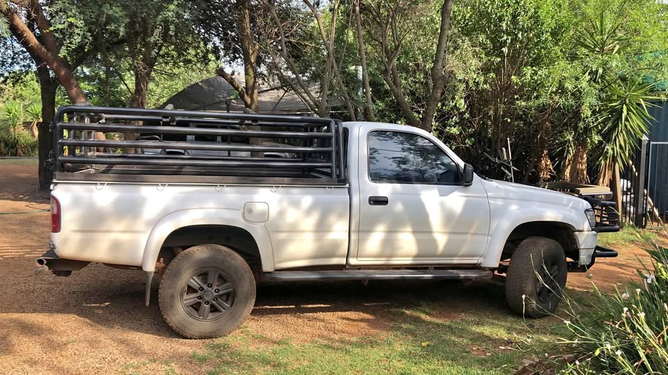 Hilux 2700 for sale