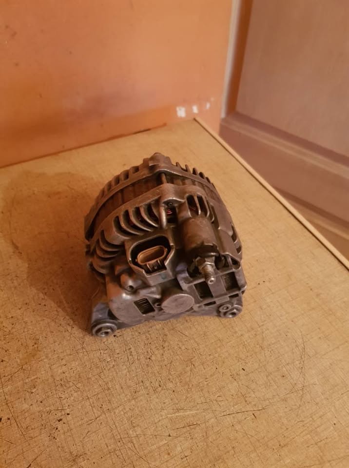 RENAULT OR NISSAN ALTERNATOR FORSALE
