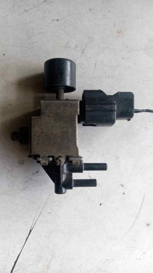 Nissan air valve - Private Seller Nissan air valve - Private Seller