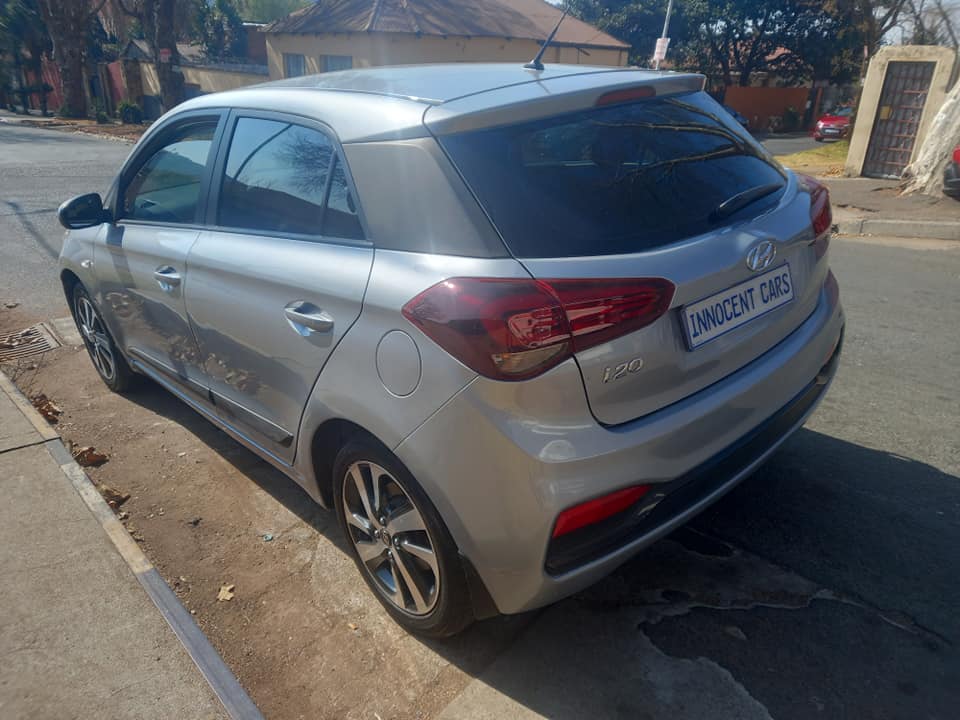 2020 HYUNDAI i20 1.2 ENGINE PETROL, MANUAL, SILVER COLOR, MILEAGE , PRICE. SPARE