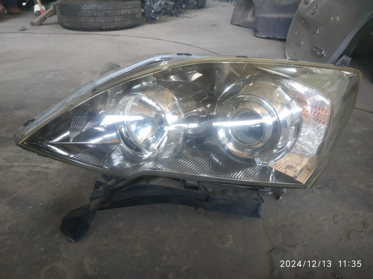 Honda CRV / CR V Xenon left headlight / head lamp for sale - Private Seller Honda CRV / CR V Xenon left headlight / head lamp for sale - Private Seller