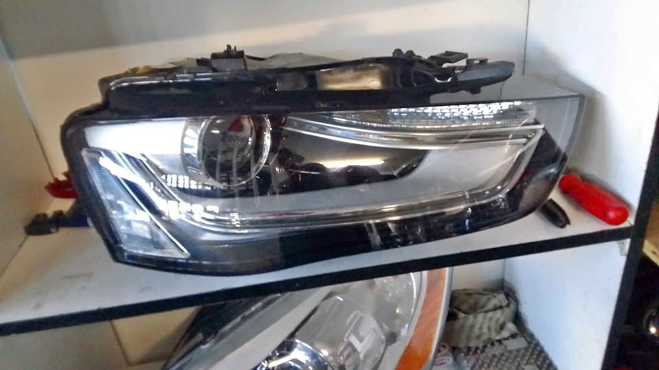 AUDI A4 B8 headlight - Private Seller AUDI A4 B8 headlight - Private Seller