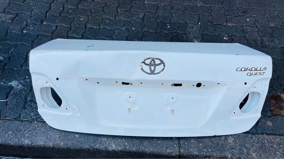 Toyota Corolla Quest bootlid - Private Seller Toyota Corolla Quest bootlid - Private Seller