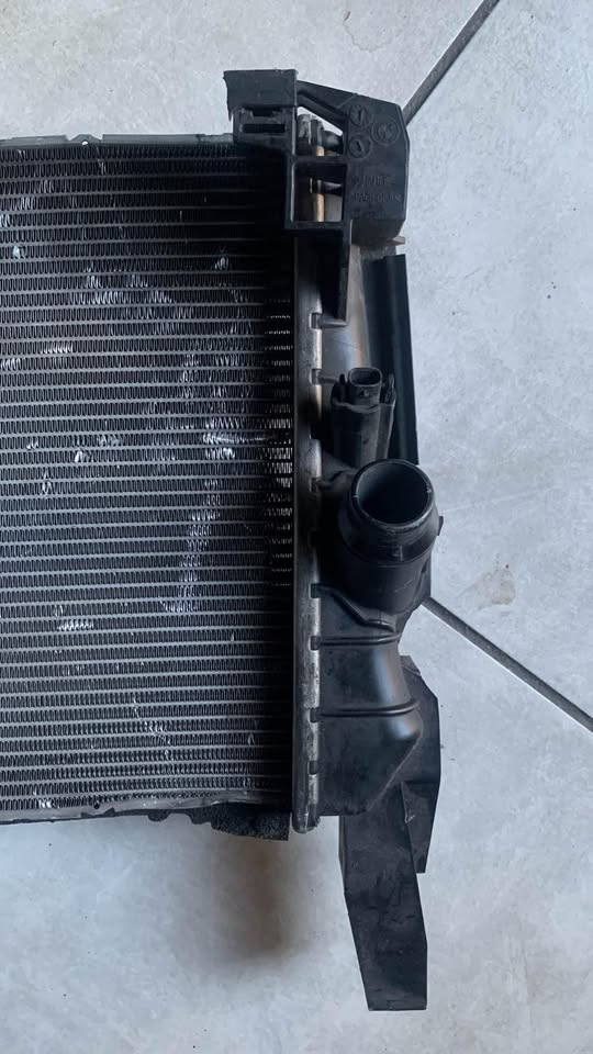BMW F40 330i radiator