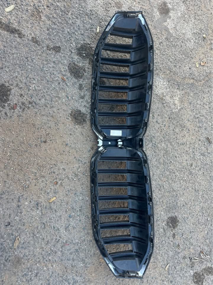 BMW G20 GRILLE 2019-2021 M340| G20 - Private Seller BMW G20 GRILLE 2019-2021 M340| G20 - Private Seller