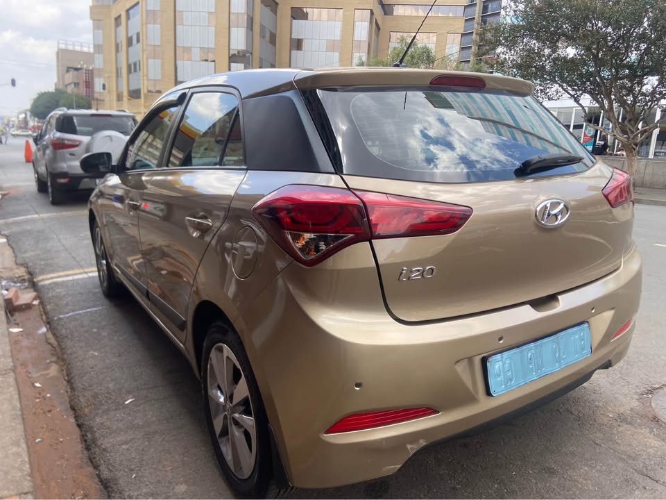 2015 Hynday i20 km Automatic