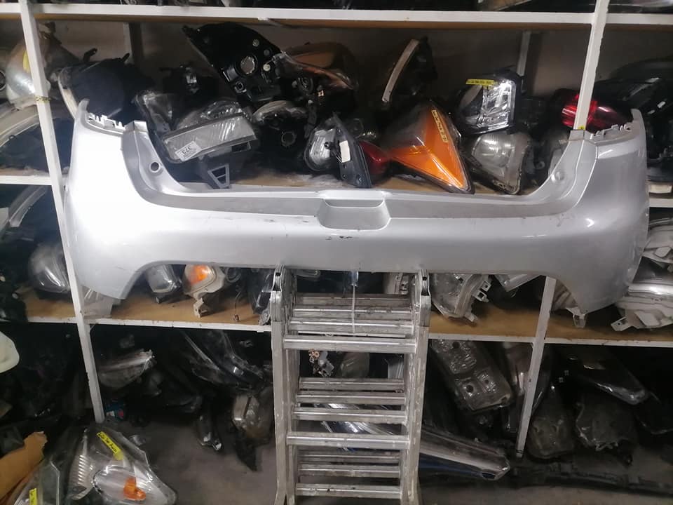 Renault Clio 4 light grey rear bumper DM or contact number in the description for assistance. - Private Seller Renault Clio 4 light grey rear bumper DM or contact number in the description for assistance. - Private Seller