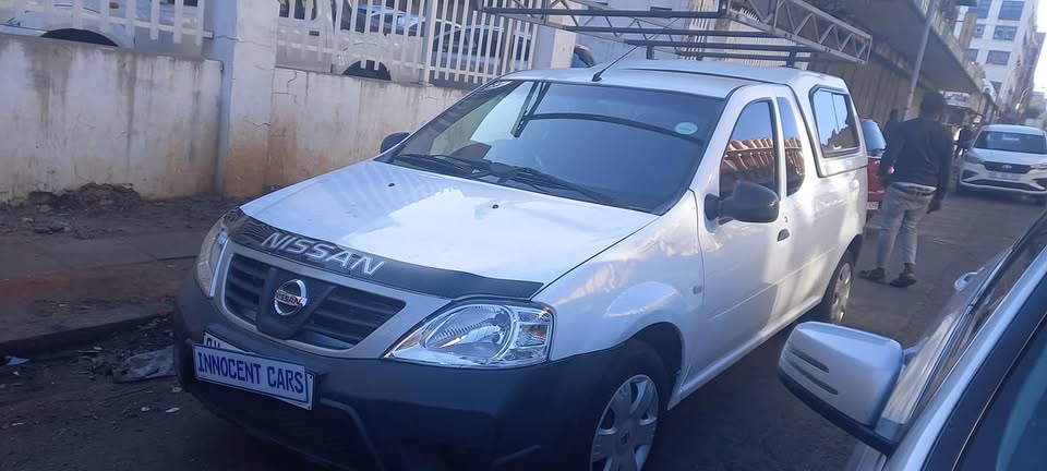 2015 Nissan NP 200 1.6 Manual, White Colour