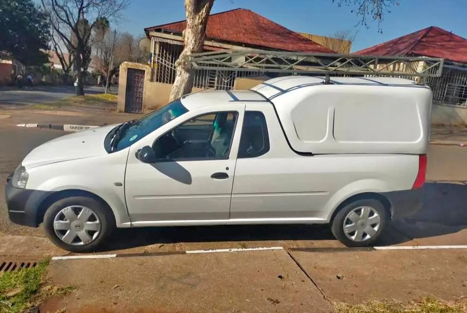 2019 NISSAN NP200 BAKKIE 1.6 MANUAL TRANSMISSION IN EXCELLENT CONDITION  SPARE KEYS