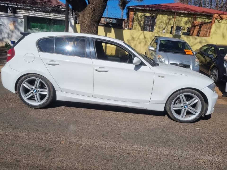 2009 BMW 120i MSport Manual 110000km Mechanically Perfect with Sunroof, Full Leather Seat