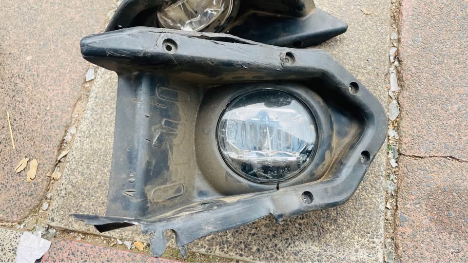 Ford Ranger fog lights and covers 2019 - Private Seller