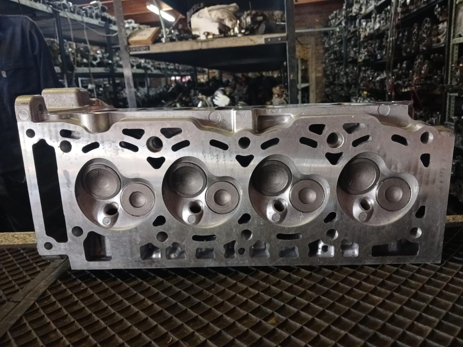 FORD ROCAM 1.6 NEW CYLINDERHEAD WITH  VALVES - Private Seller