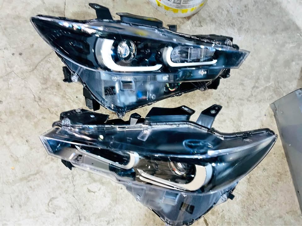 Mazda CX-5 headlights 2022 - Private Seller Mazda CX-5 headlights 2022 - Private Seller
