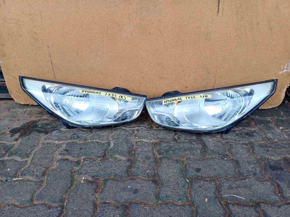 Hyundai Ix35 Headlight both sides (Normal) for sale now - Private Seller Hyundai Ix35 Headlight both sides (Normal) for sale now - Private Seller
