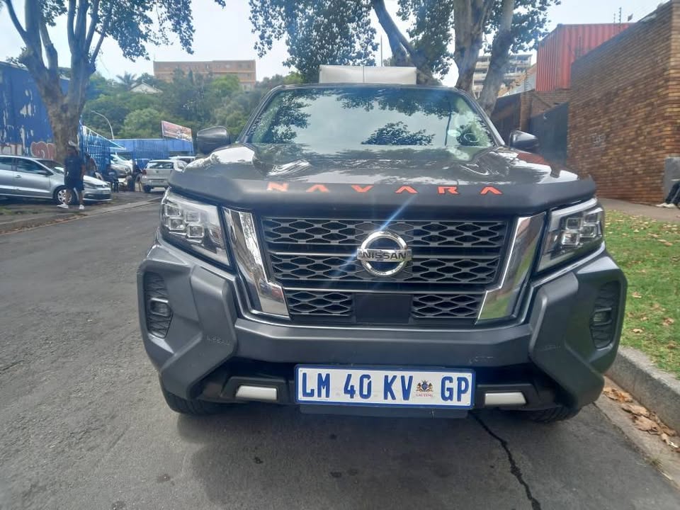 2023 NISSAN NAVARA 2.3 Turbo Double Cab, Automatic, Grey, 87000kms Call