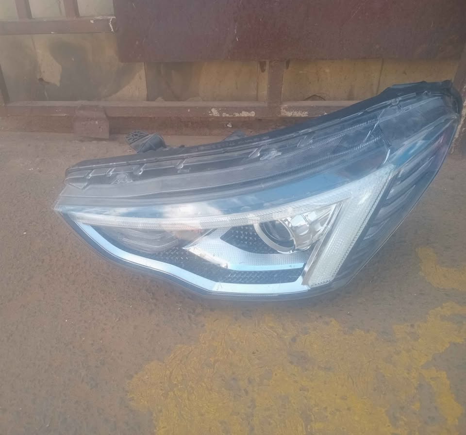 Haval jolion left side headlight - Private Seller