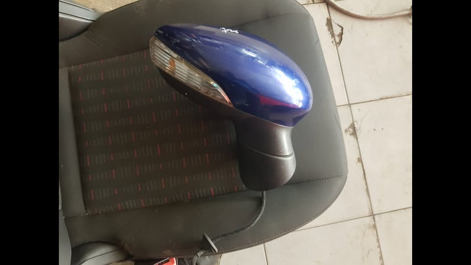 Ford Fiesta 2016 Door Mirror - Private Seller Ford Fiesta 2016 Door Mirror - Private Seller