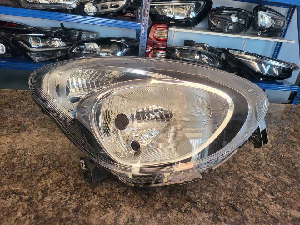Toyota vitz/ Suzuki Celerio right headlight for sale - Private Seller