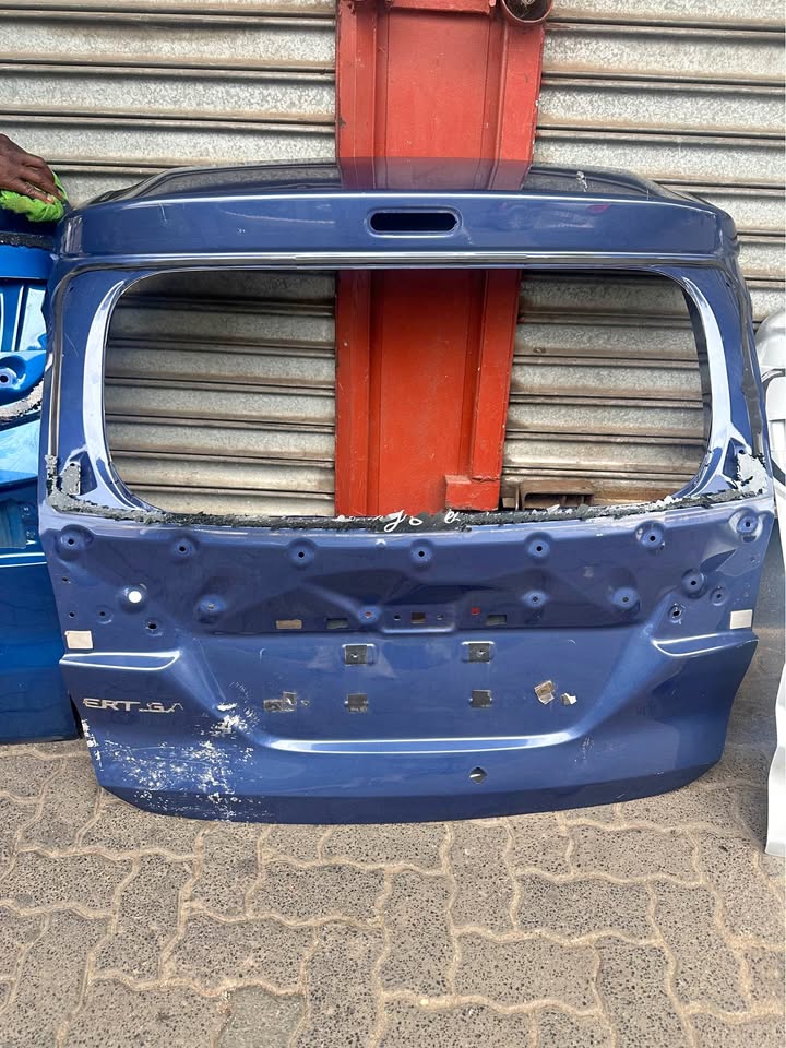 Suzuki Ertiga tailgate bootlid - Private Seller Suzuki Ertiga tailgate bootlid - Private Seller