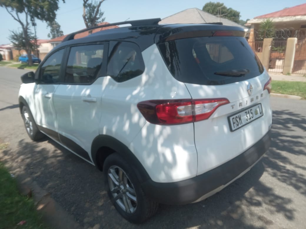 Used 2021 Renault Triber 1.0 Life - Private Seller