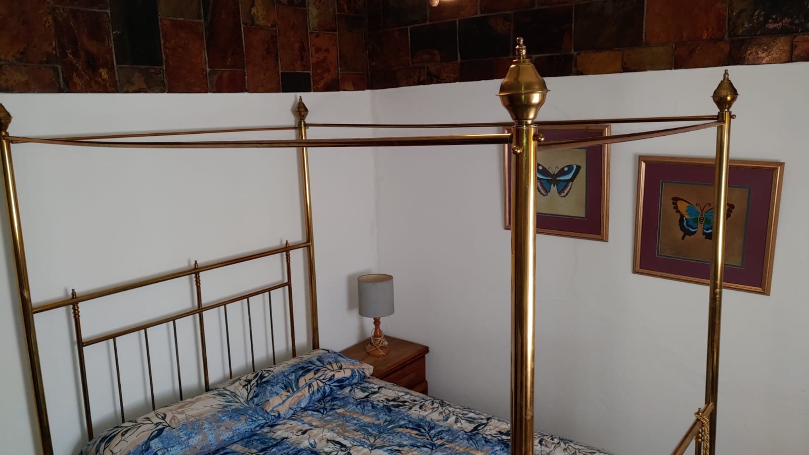 Vintage Double Canopy Bed Suite Vintage Double Canopy Bed Suite