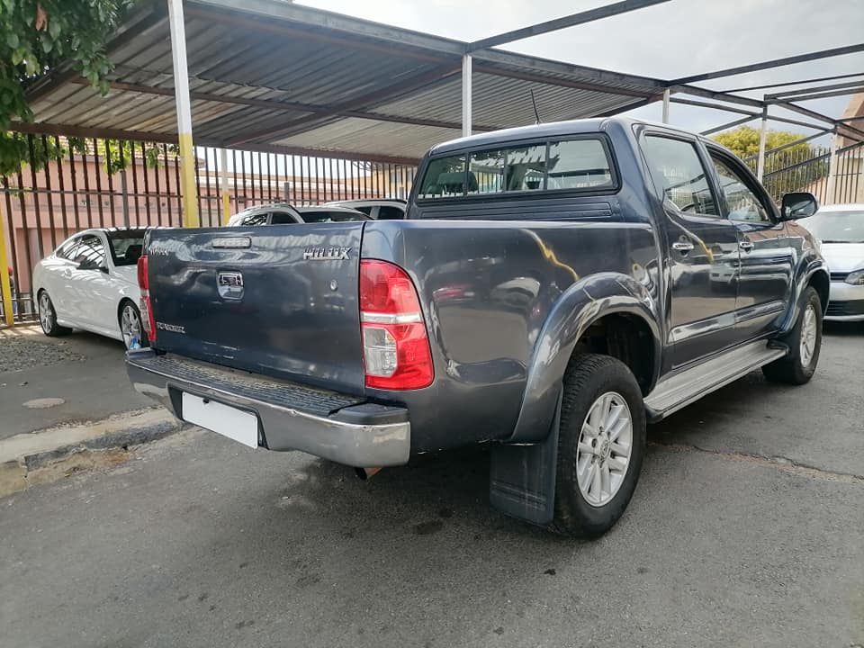 2012 Toyota Hilux 3.0 D4D 4x2 Double Cab leather seat