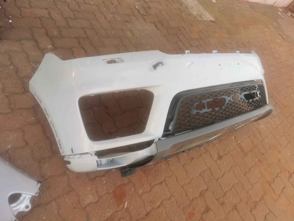 Range Rover sport 2022 front bumper - Private Seller Range Rover sport 2022 front bumper - Private Seller