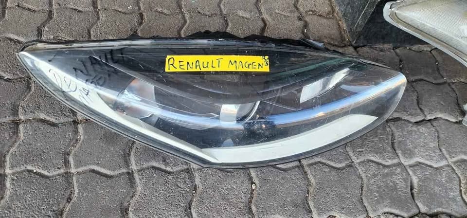 Renault Megane Headlight Rightside. Call or DM . - Private Seller Renault Megane Headlight Rightside. Call or DM . - Private Seller