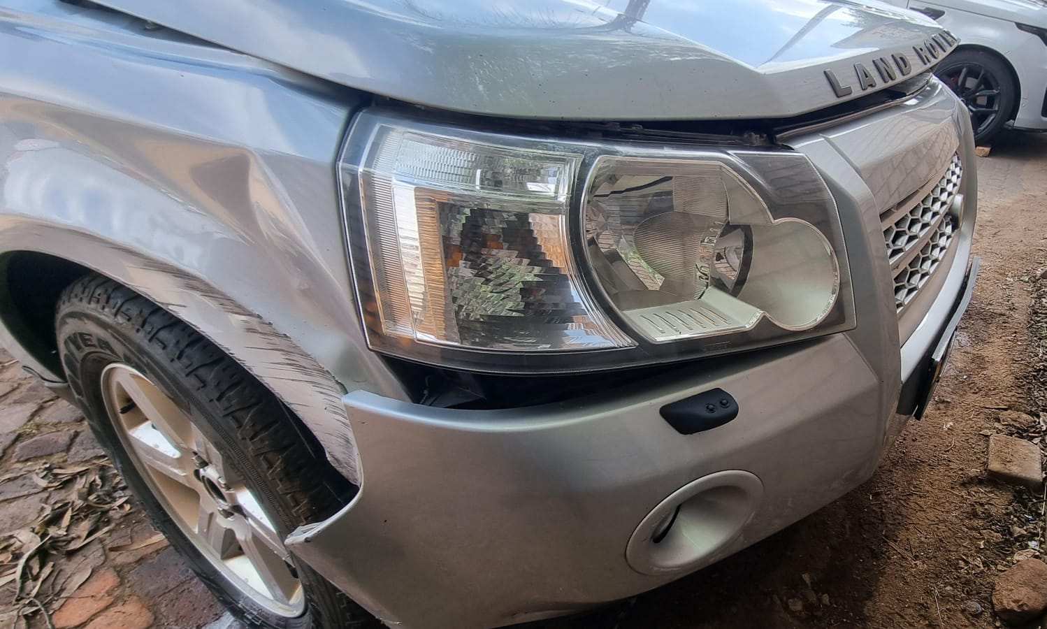 2007 Freelander 2 TD4 2.2l Headlight for sale 2007 Freelander 2 TD4 2.2l Headlight for sale