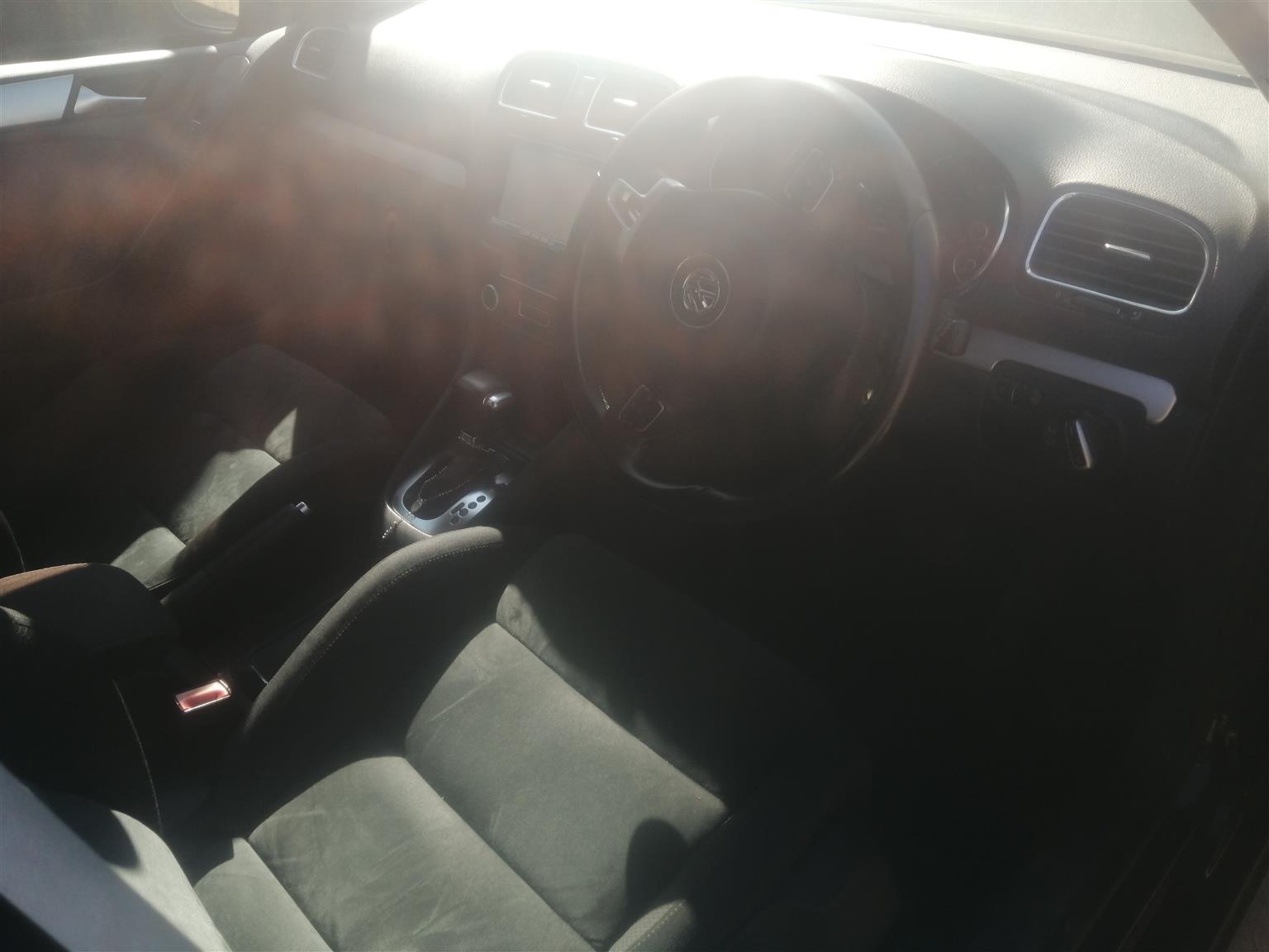 Volkswagen golf six dsg 7 speed supercharger, 17 inch standard alloy wheels.