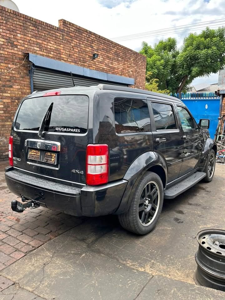 DODGE NITRO - NOW STRIPPING FOR SPARES CALL: - Private Seller DODGE NITRO - NOW STRIPPING FOR SPARES CALL: - Private Seller