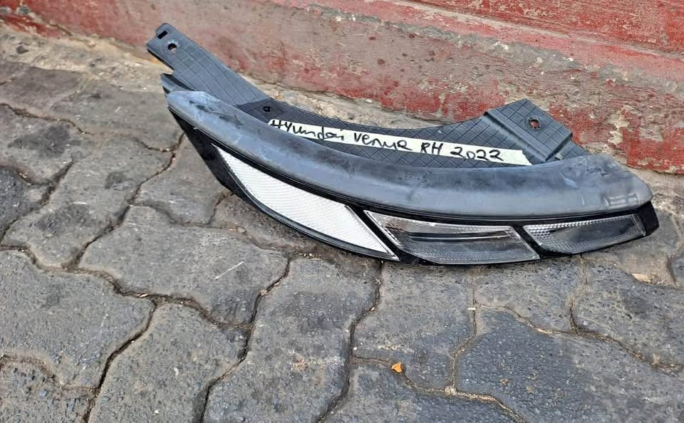 Hyundai Venue headlight - Private Seller Hyundai Venue headlight - Private Seller