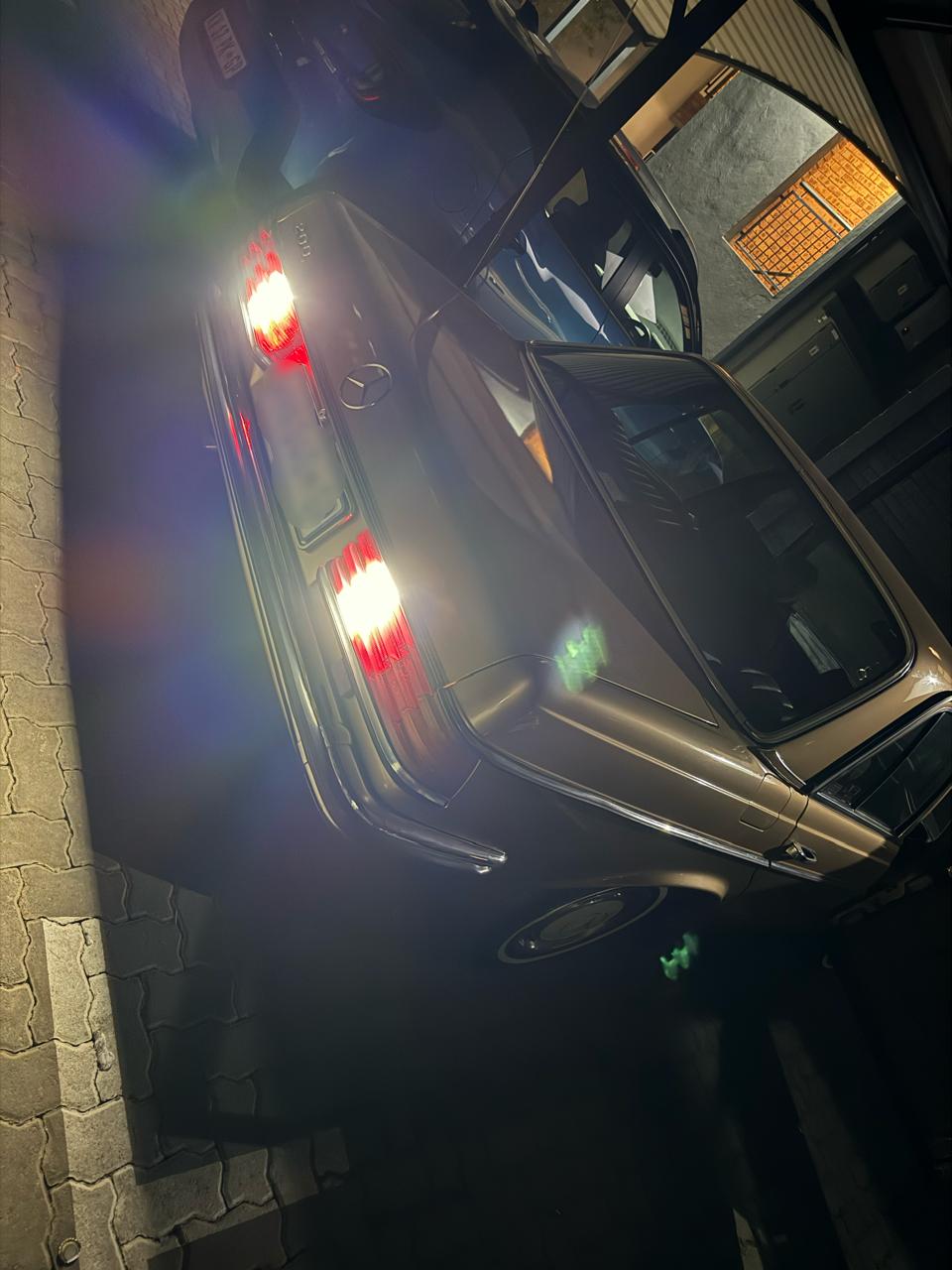 Mercedes Benz w123 200