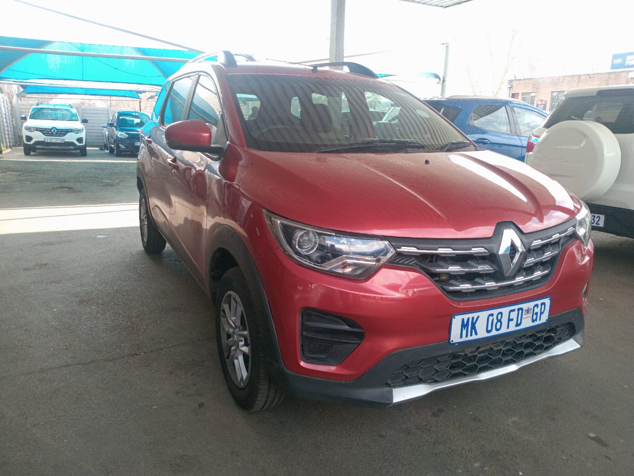 Used 2022 Renault Triber 1.0 Life - Private Seller Used 2022 Renault Triber 1.0 Life - Private Seller
