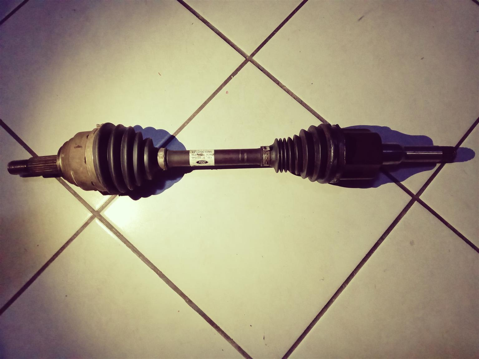 Front left drive shaft axle for 1.0L Ford ecosport A/T - Private Seller