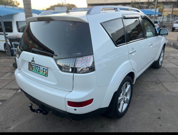 Mitsubishi outlander 2.4 GLS