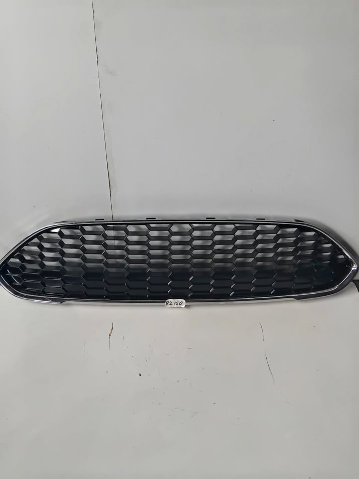 Ford Fiesta Main Grill! - Private Seller Ford Fiesta Main Grill! - Private Seller