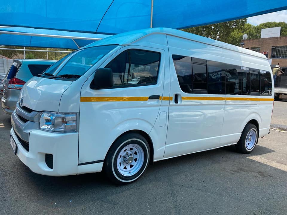 202O TOYOTA QUANTUM 2.4 16 SEATER MANUAL