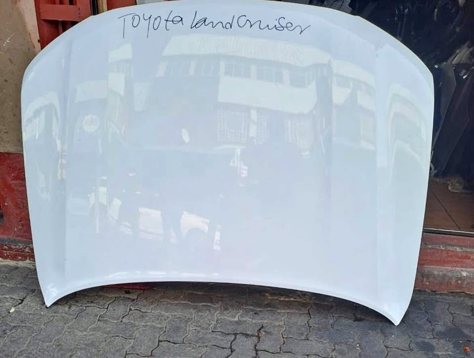 Toyota Land Cruiser bonnet - Private Seller Toyota Land Cruiser bonnet - Private Seller